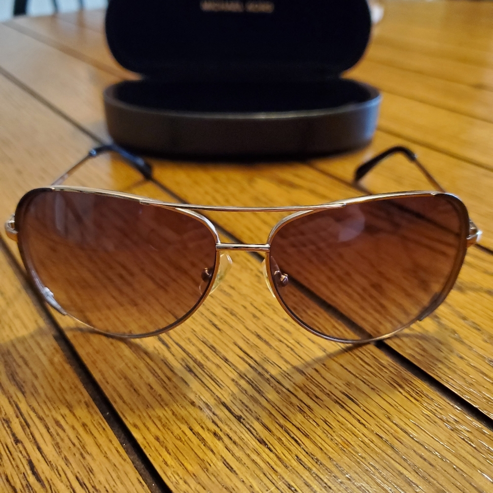 💯 Michael kors Sunglasses 😎
